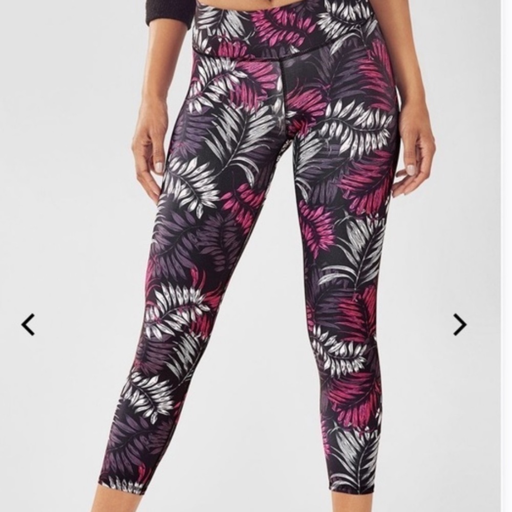Fabletics Leaf Print Cropped Leggings M